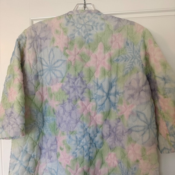 Vintage 1950/60's Pastel Floral Quilted Housecoat Grannycore Excellent Button Up - Picture 2 of 8